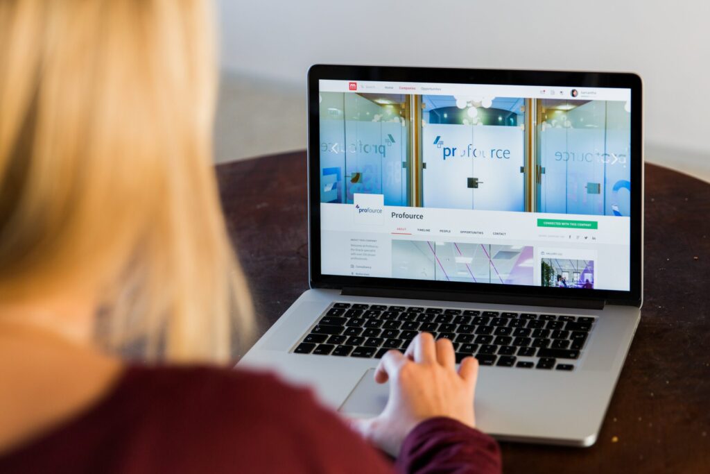 recruiting online bewerber sucht einen neuen job