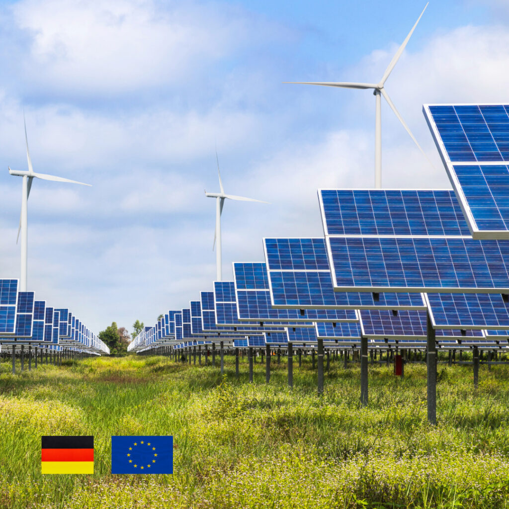 Solarfeld mit Deutschlandflagge